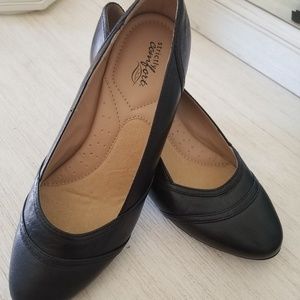 Strictly comfort leather heels 9M